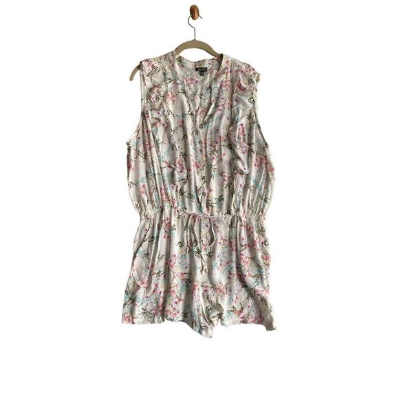 Lily Rose women’s white Ruffle front gathered waste romper, size XXL - Picture 3 of 4